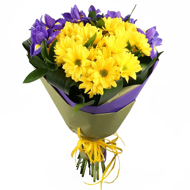 Букет из 3 кустовых хризантем и 8 ирисами