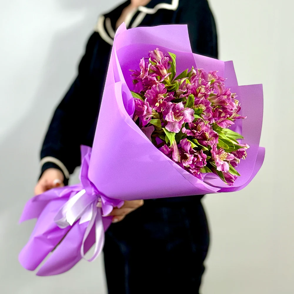 Букет из 7 фиолетовых альстромерий